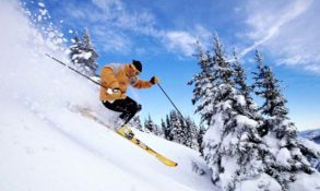 Skiing in Narkanda